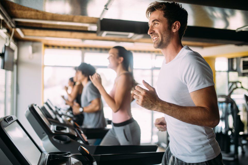 Area cardio con tapis roulant